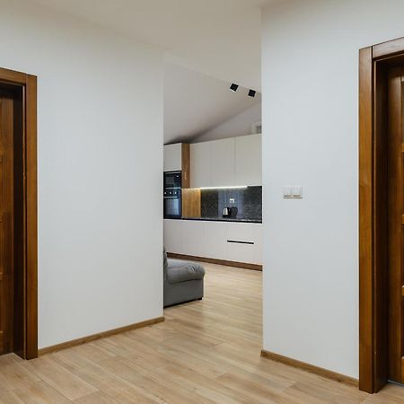Luxury Apartments Uzhorod Esterno foto
