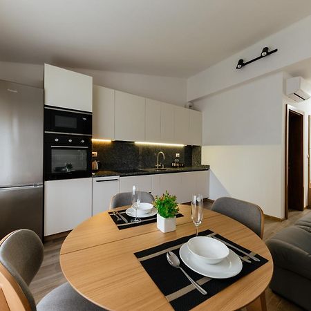 Luxury Apartments Uzhorod Esterno foto