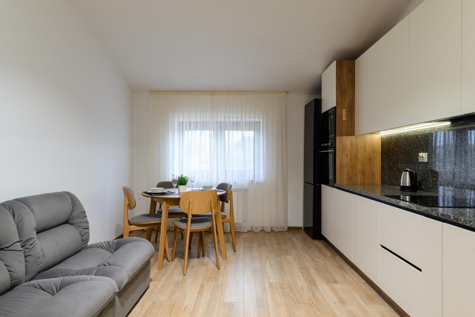 Luxury Apartments Uzhorod Esterno foto