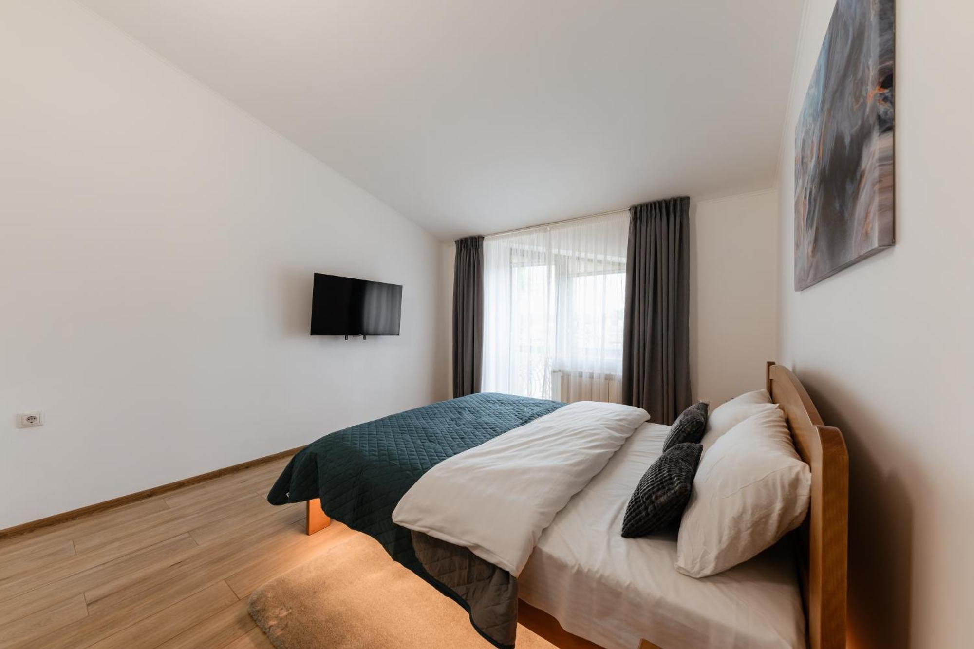 Luxury Apartments Uzhorod Esterno foto