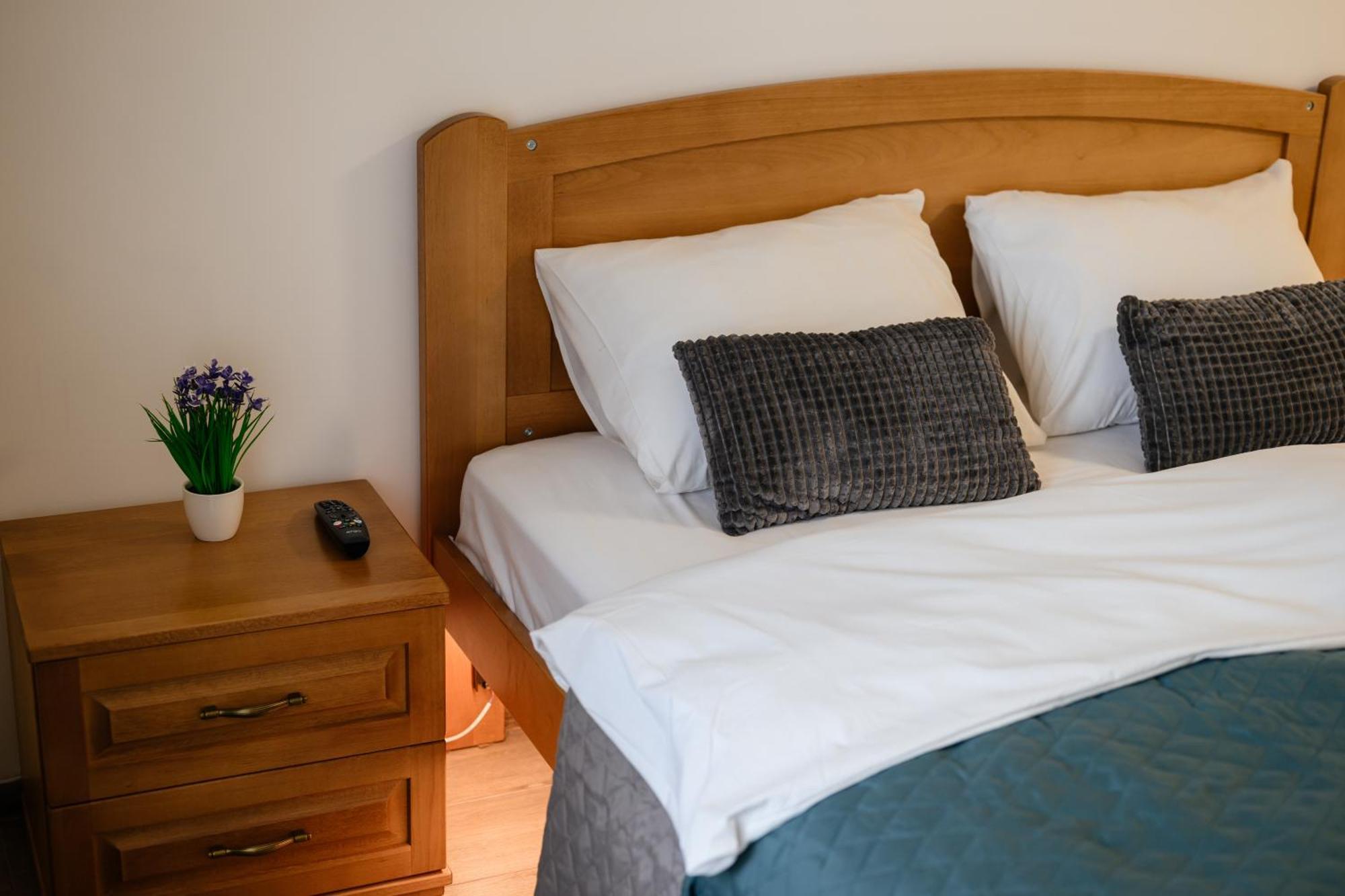 Luxury Apartments Uzhorod Esterno foto